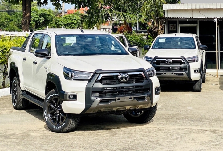 Toyota Hilux 2021 lộ thông số, thách thức Ford Ranger